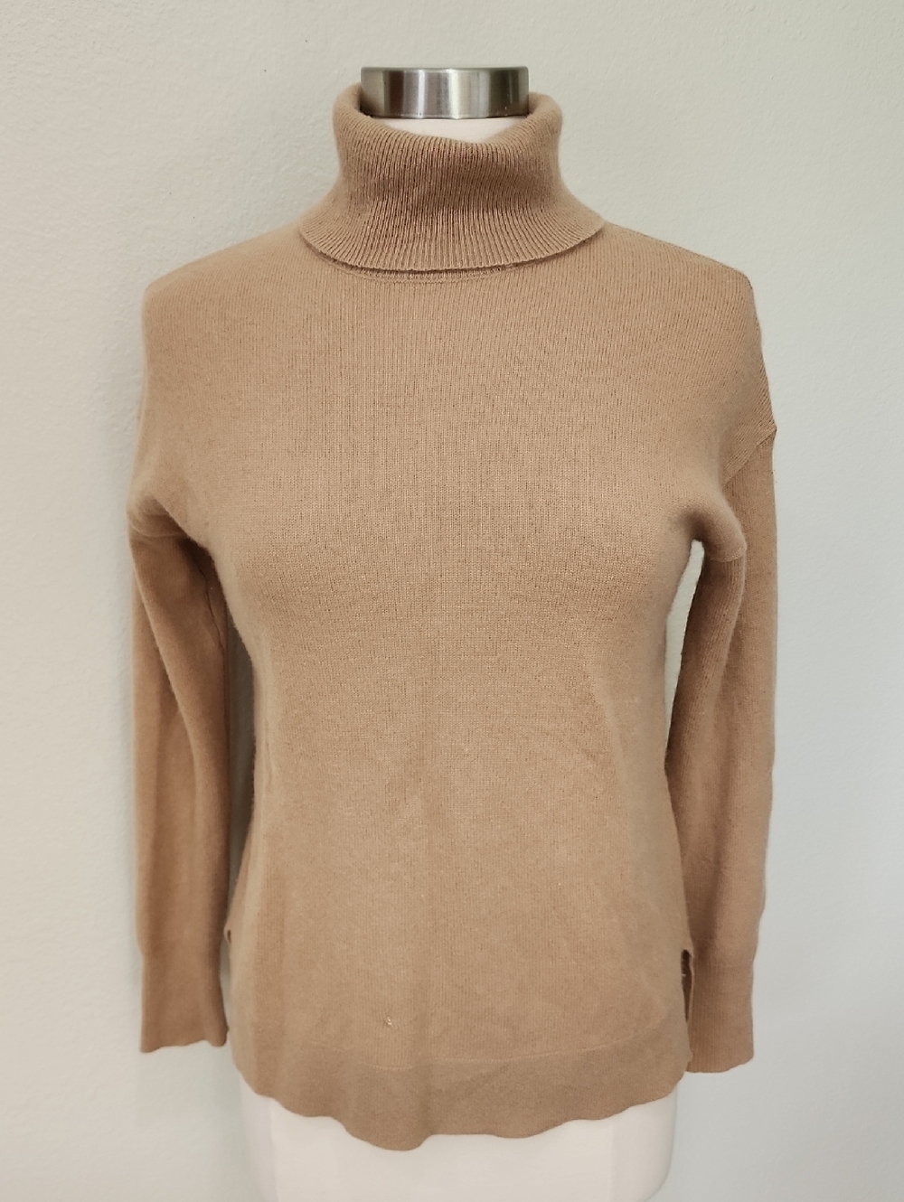 Halogen Cashmere Sweater Turtleneck Funnel Neck Camel Classic Minimalist size Sm